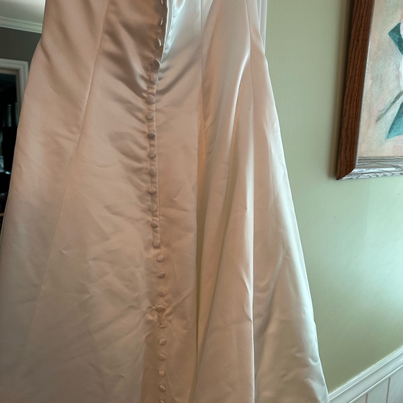 Alfred Angelo wedding dress - Picture 8 of 12